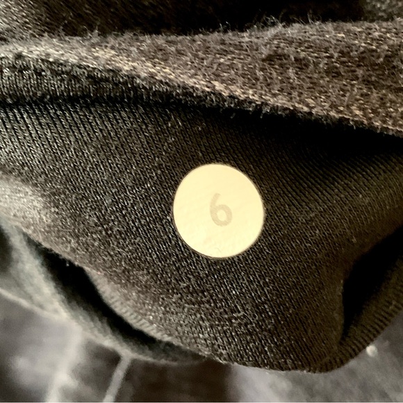 LULULEMON Athletica G1 Dark Charcoal Gray Capri Leggings Women’s Size 6 - Picture 10 of 10